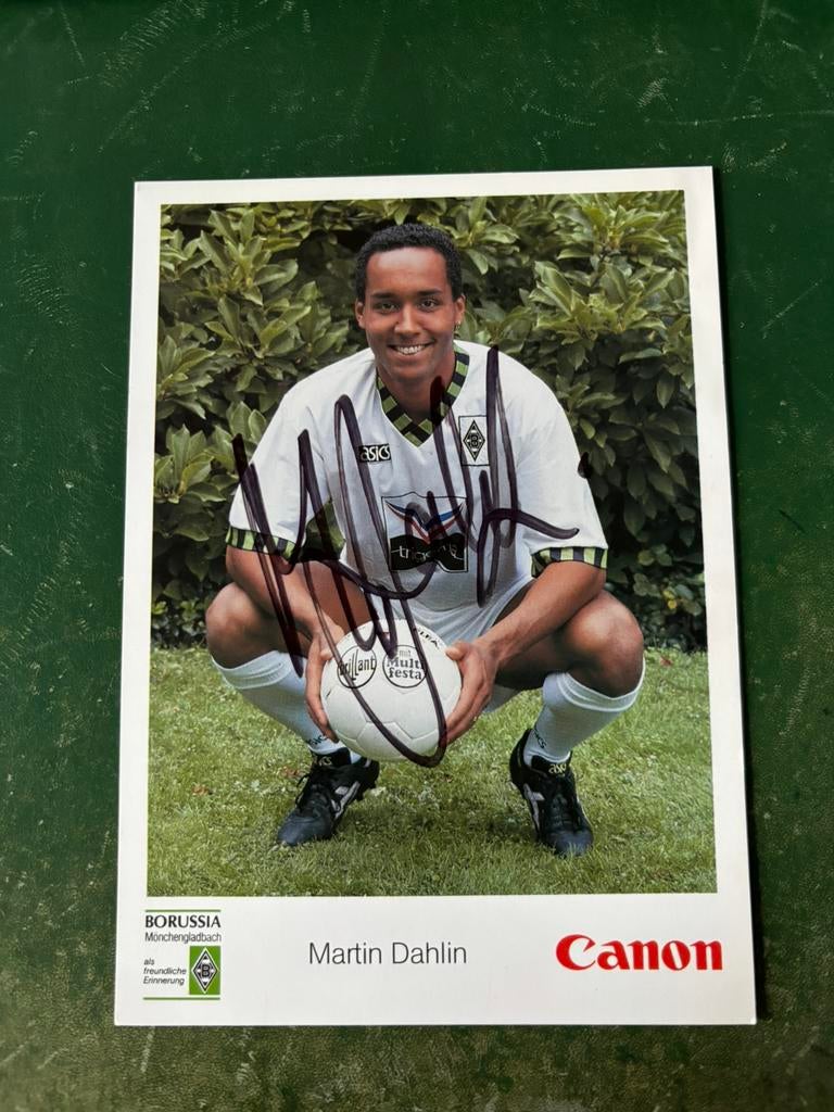 Gesigneerde spelerskaart Martin Dahlin Bor. Monchengladbach, Verzamelen, Sportartikelen en Voetbal, Ophalen of Verzenden, Zo goed als nieuw