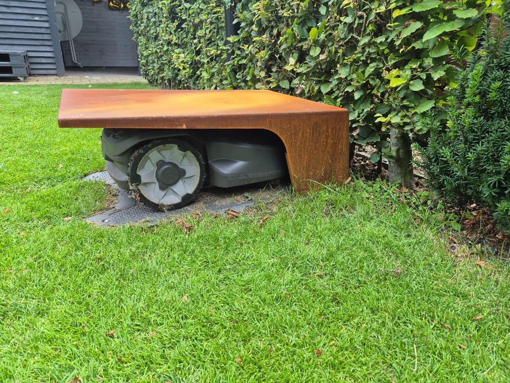 Garage, Beschermhuis, Huis, Luifel Cortenstaal Robotmaaier, Tuin en Terras, Grasmaaiers, Cirkelmaaier, Ophalen of Verzenden, Nieuw