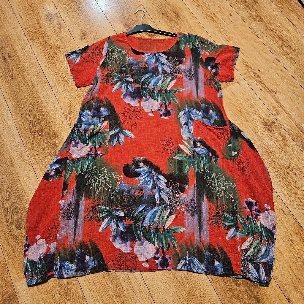 Rode Bloemenjurk A-lijn made in Italy incl verzend, Kleding | Dames, Jurken, Made in Italy, Verzenden, Maat 46/48 (XL) of groter