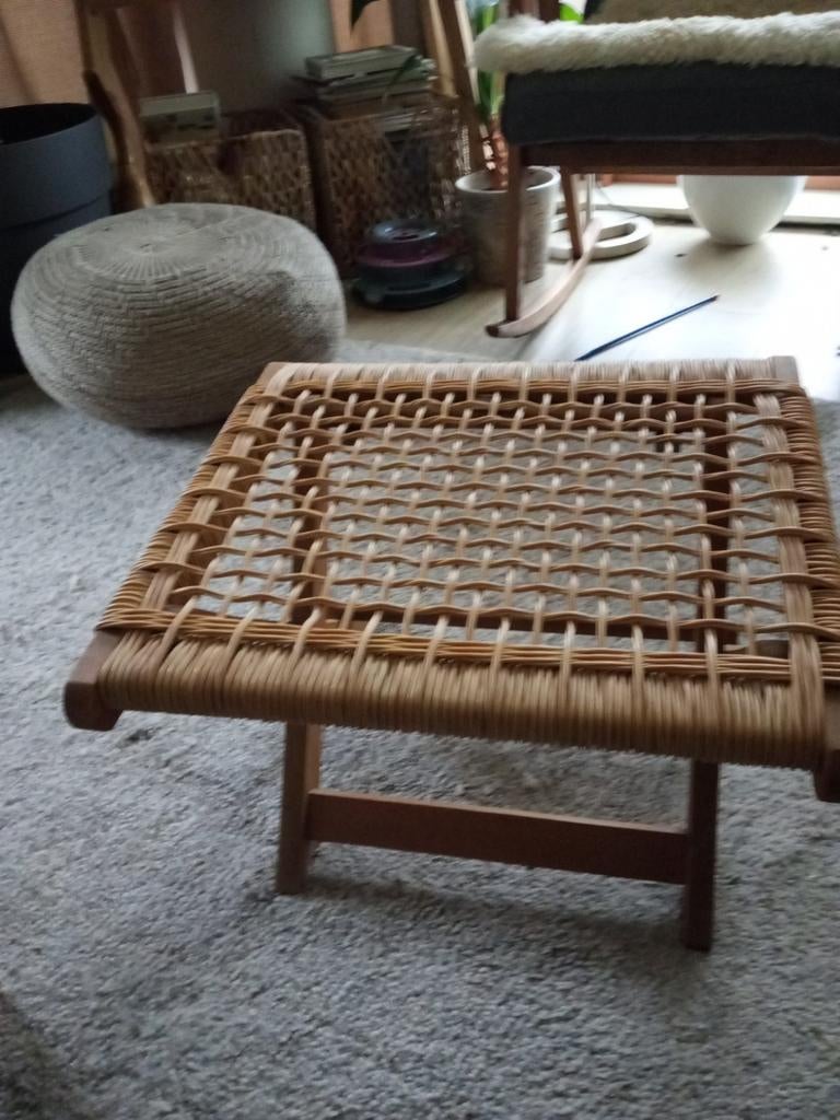 Rotan krukje/bijzettafel, Gebruikt, Bohemian, Scandinavisch, 50 tot 75 cm, Vierkant