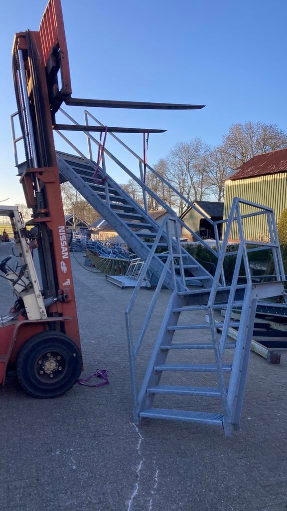 Stalen trap, Doe-het-zelf en Verbouw, Ladders en Trappen, Ophalen, 2 tot 4 meter