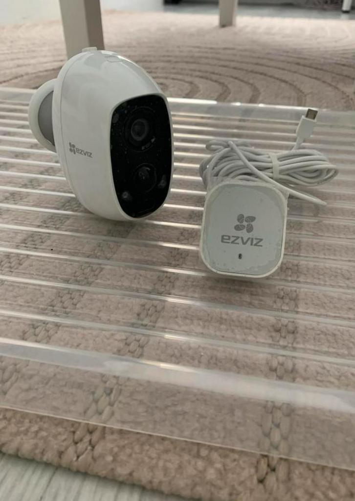 Ezviz Beveiligingscamera - Draadloos en Compact, Ophalen of Verzenden, Gebruikt, Buitencamera