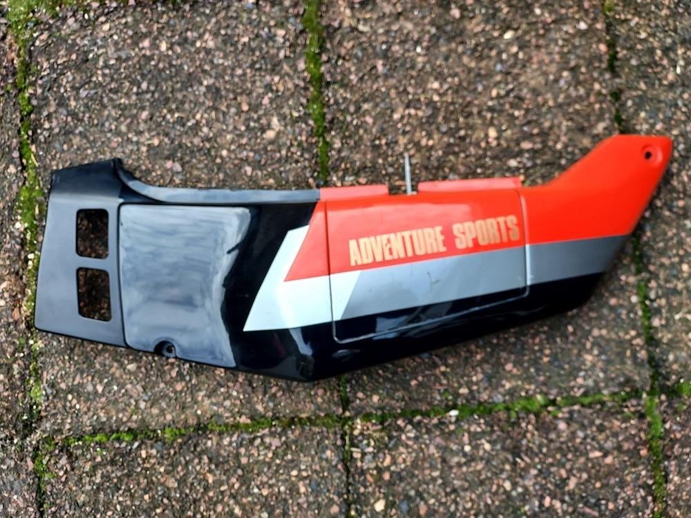 Honda XRV 750 Africa Twin zijkuipdelen L+R achter RD04 zwart, Verzenden