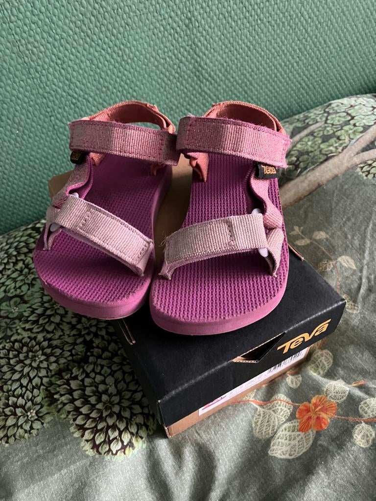 Teva sandalen maat 24/25, Gebruikt, Meisje, Overige typen, Ophalen of Verzenden