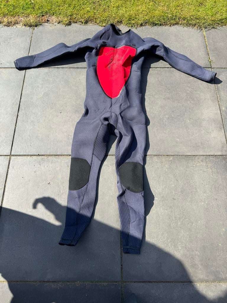 Wetsuit kiten met muts en optioneel schoenen maat 44, Watersport en Boten, Watersportkleding, Gebruikt, Wetsuit, Dame of Heer