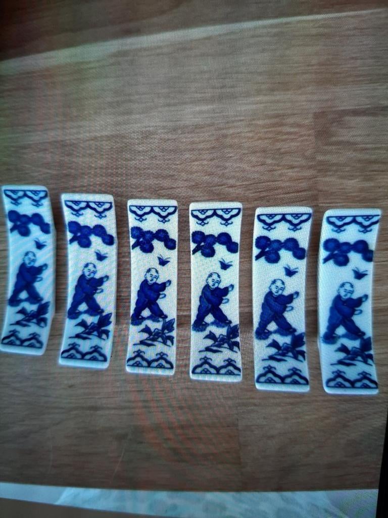 Set van 6 Delfts blauwe messenleggers met figuurtjes, Antiek en Kunst, Antiek | Bestek, Ophalen of Verzenden