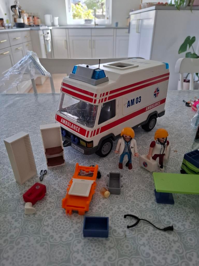 Divers Playmobil thema ziekenhuis / ambulance, Ophalen of Verzenden, Gebruikt