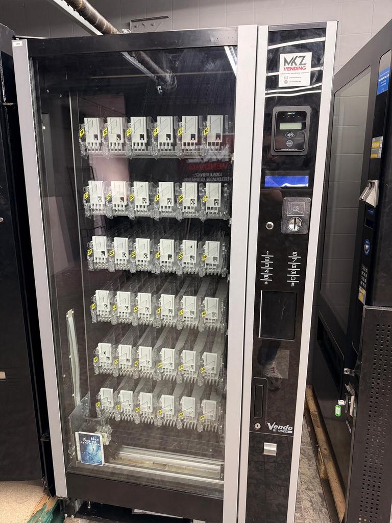 Vendo drankautomaat met lift, refurbished + garantie, Ophalen of Verzenden, Zo goed als nieuw