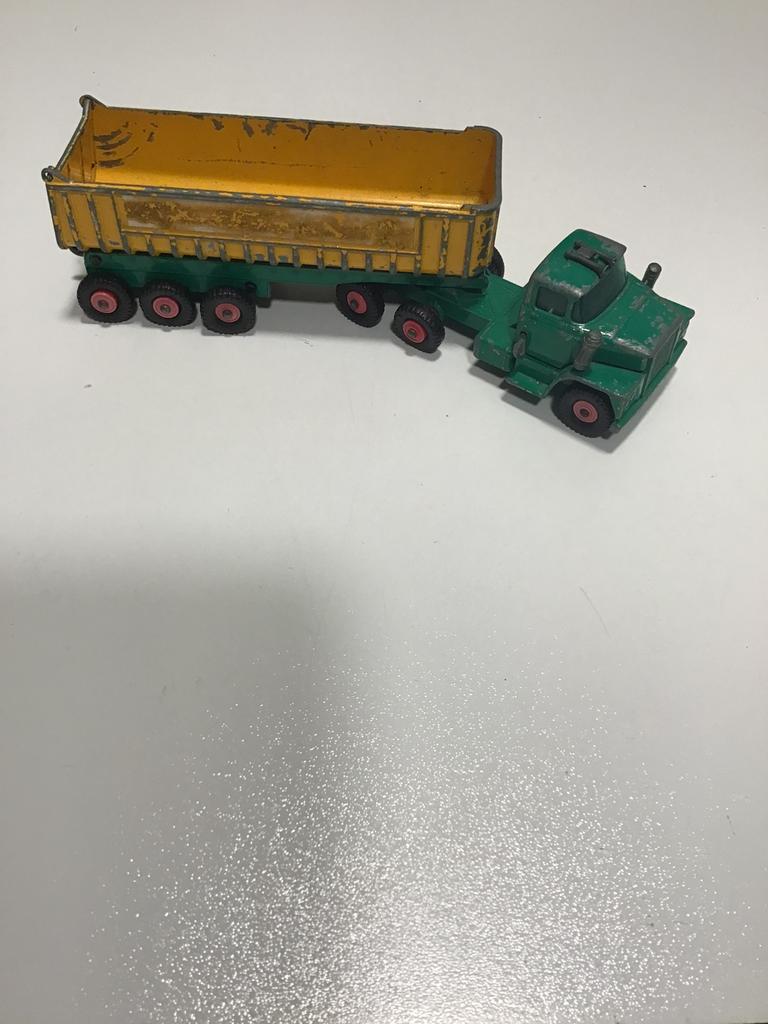 Matchbox King Size Dodge Tractor met kipper uit 1966., Ophalen of Verzenden, Gebruikt, Bus of Vrachtwagen