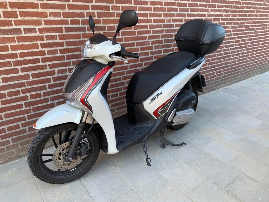 Honda SH150 motorfiets 2016 met start-stop systeem 15.000 Km