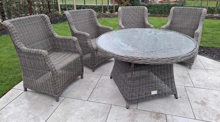 Gebruikte tuinset met 4 stoelen en ronde tafel incl. kussens, Tuin en Terras, Ophalen, 4 zitplaatsen, Gebruikt, Wicker