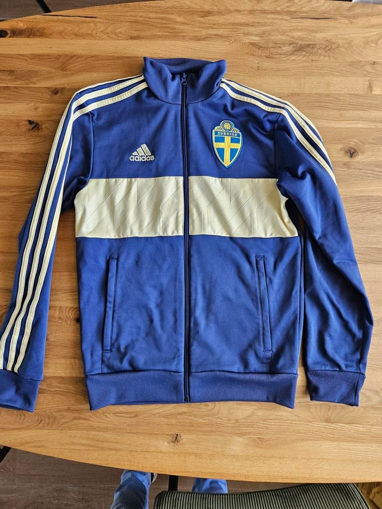 Adidas Zweden voetbalelftal trainingsjack - Maat S, Blauw, Ophalen of Verzenden, Zo goed als nieuw, Adidas