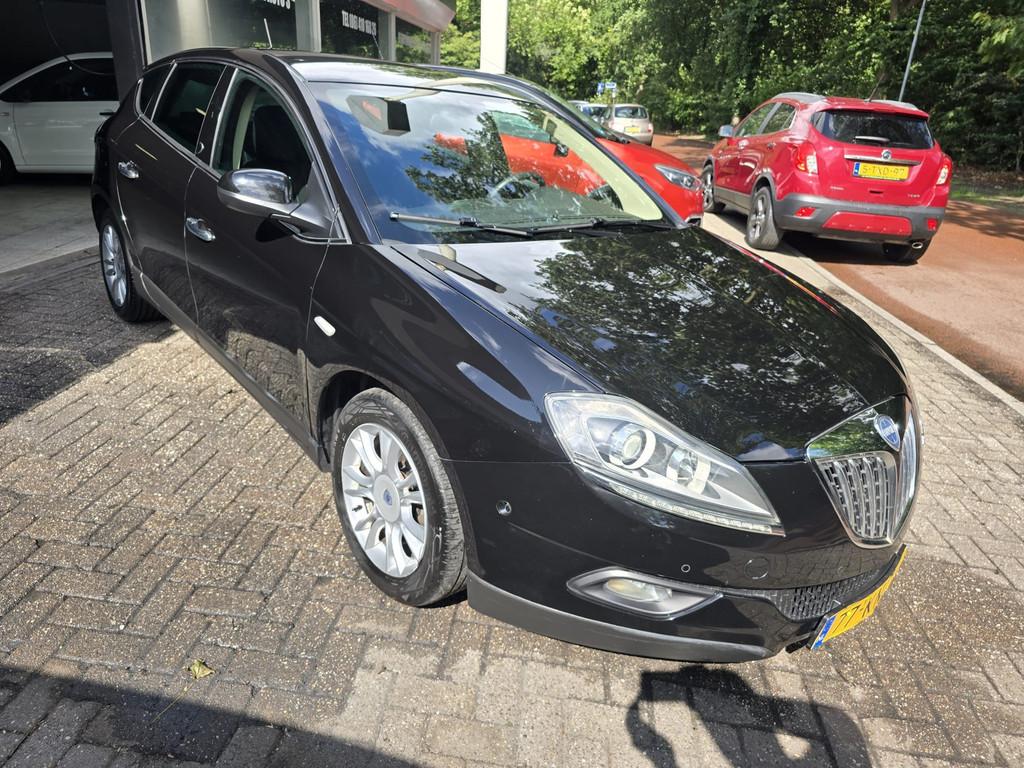 Lancia Delta 1.4-16V Oro | 2E EIGENAAR | 12MND GARANTIE | AI, Voorwielaandrijving, Gebruikt, 4 cilinders, Leder en Stof