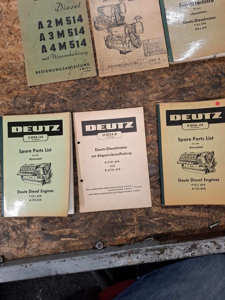 Deutz Boekjes - Diverse Types (Handleidingen en Onderdelen), Ophalen of Verzenden, Gelezen