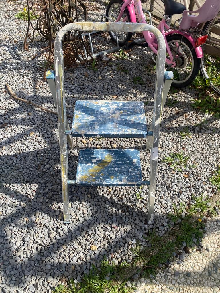 stevig trapje, Ophalen, Gebruikt, Minder dan 2 meter