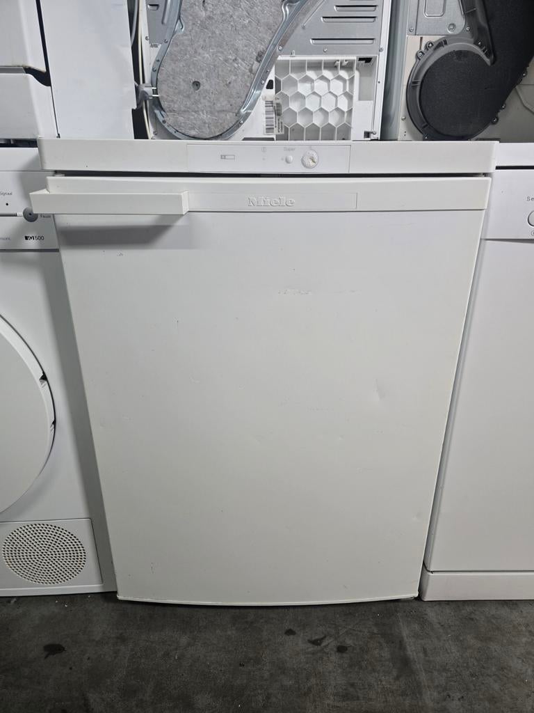 Koopje! Keurige ruime Miele tafelmodel koelkast met vriesvak, Miele, 200 liter of meer, Miele, Ophalen of Verzenden