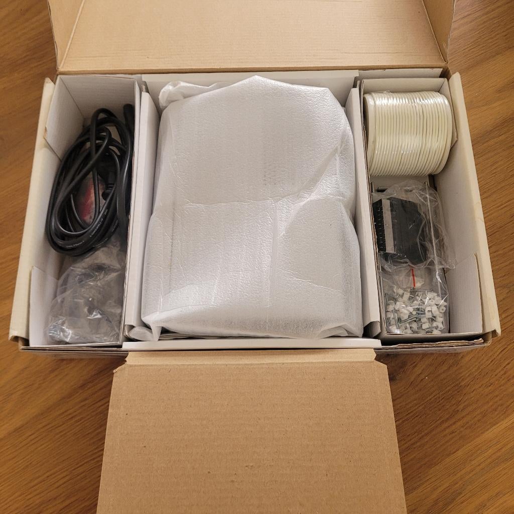 SARABEC Loop system LA215 ringleiding versterker, Audio, Tv en Foto, Ophalen of Verzenden, Zo goed als nieuw