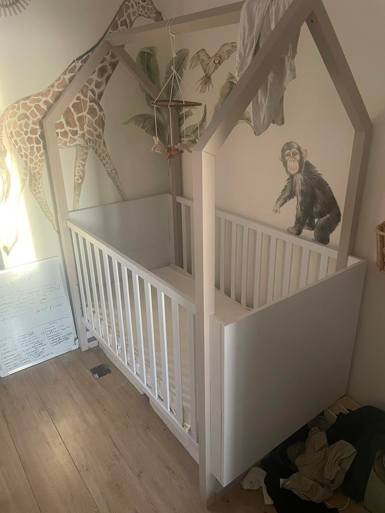 Baby Bed + Matras (Gedemonteerd), Kinderen en Baby's, Ophalen of Verzenden, Zo goed als nieuw, Jongetje of Meisje