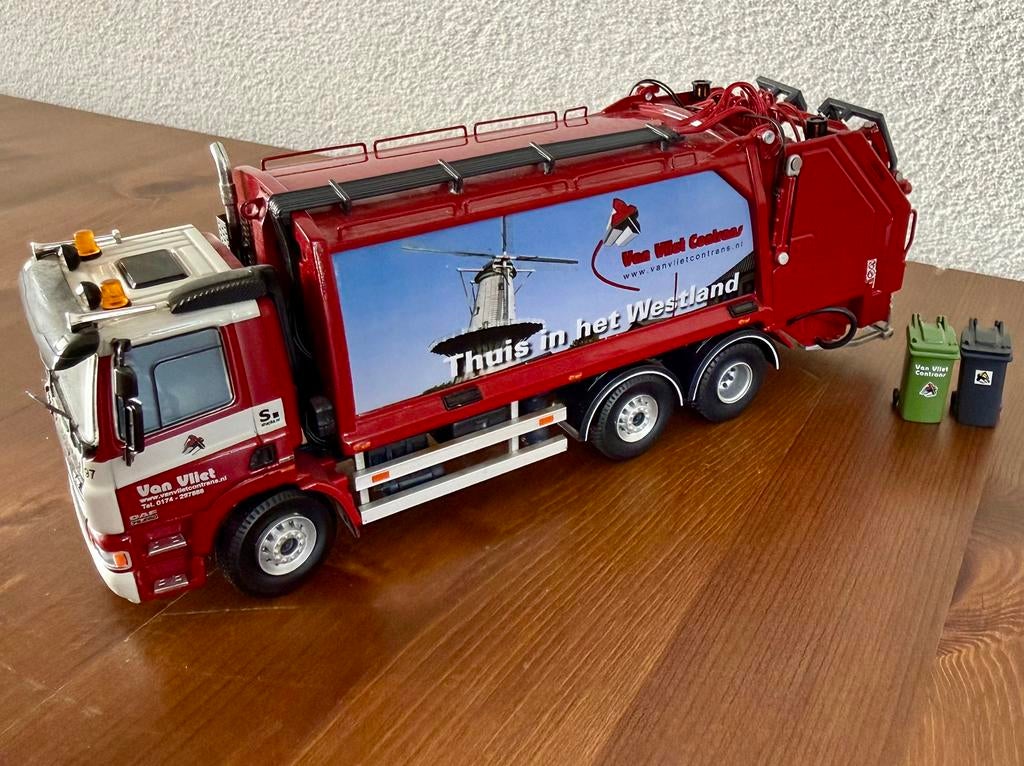 Tekno Van Vliet Contrans, DAF CF GEESINK vuilniswagen 1:50, Hobby en Vrije tijd, Ophalen of Verzenden, Zo goed als nieuw, Bus of Vrachtwagen