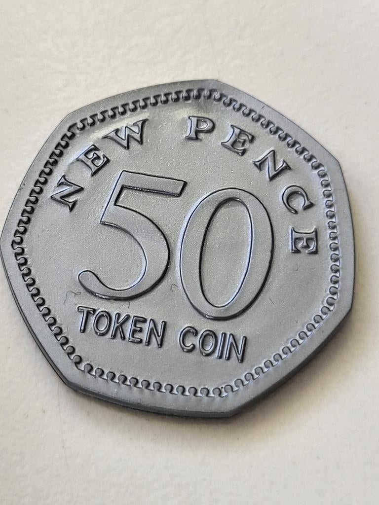 Speelgeld Engeland 50 new pence Token Coin - Verzamelobject, Ophalen of Verzenden