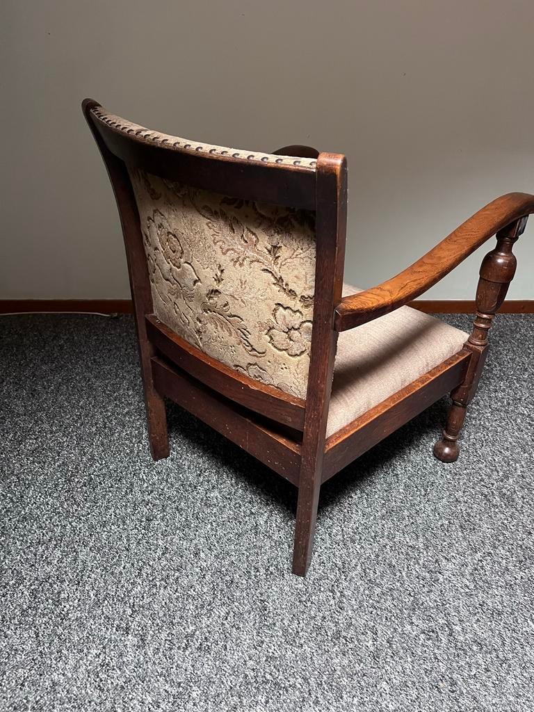 Antieke lage stoel uit grootmoeders tijd., Antiek en Kunst, Antiek | Meubels | Stoelen en Banken, Ophalen