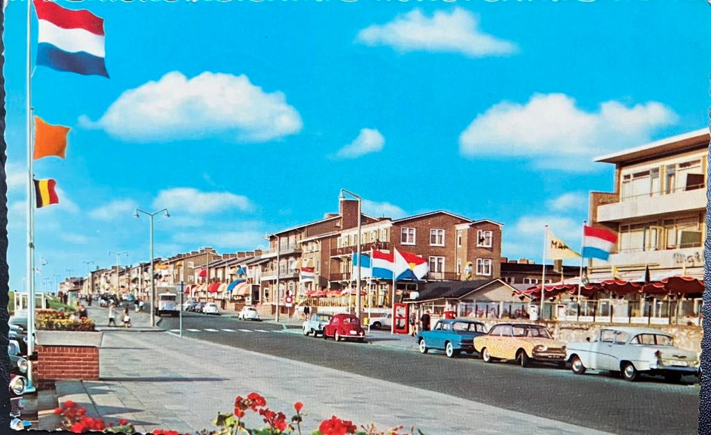 Ansichtkaart met auto’s Opel-Ford-VW Kever Katwijk aan Zee, Ophalen of Verzenden, 1960 tot 1980, Gelopen, Voertuig