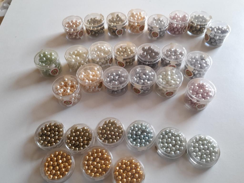 30 doosjes glasparels van 6 en 8 mm. OPRUIMING, Ophalen of Verzenden, Nieuw, Hanger