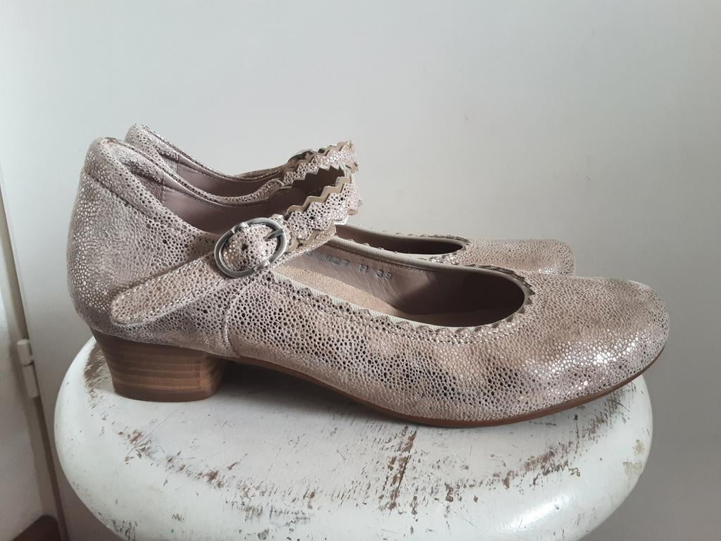 FOOTNOTES schoenen pumps maat 39 H, Kleding | Dames, Schoenen, Pumps, Beige, Ophalen of Verzenden, Zo goed als nieuw