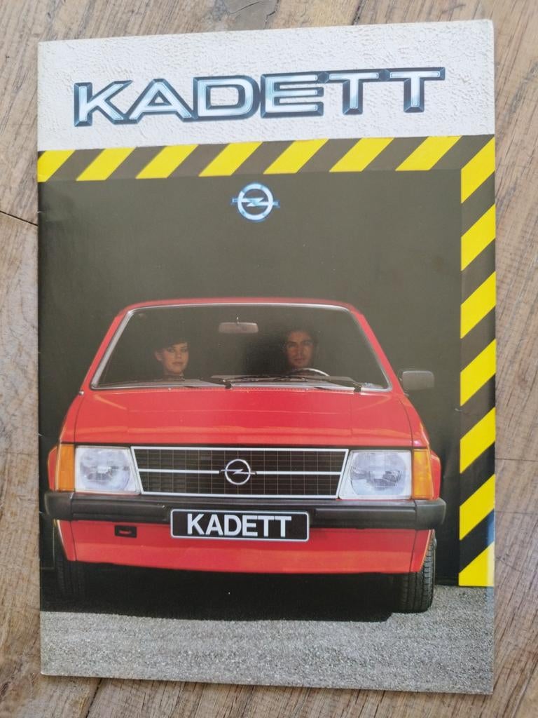 Opel Kadett brochure uit 1983, Opel, Zo goed als nieuw, Opel, Ophalen of Verzenden
