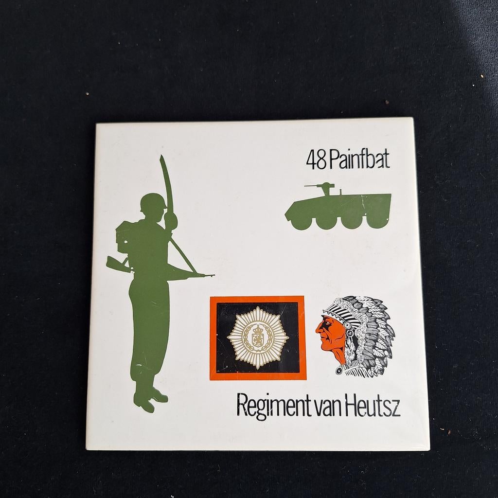 Regiment van Heutsz 48 Painfbataljon tegel Kampen, Ophalen of Verzenden, Landmacht, Nederland, Overige typen