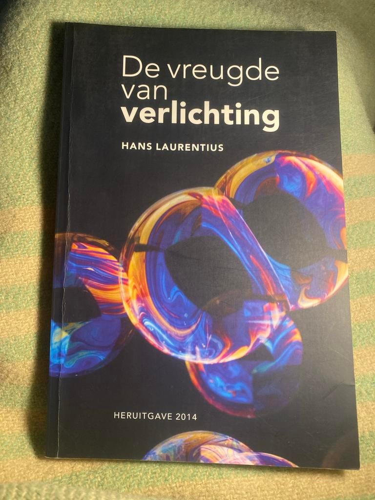 De Vreugde van Verlichting - Hans Laurentius, Ophalen of Verzenden, Zo goed als nieuw, Spiritualiteit algemeen, Achtergrond en Informatie