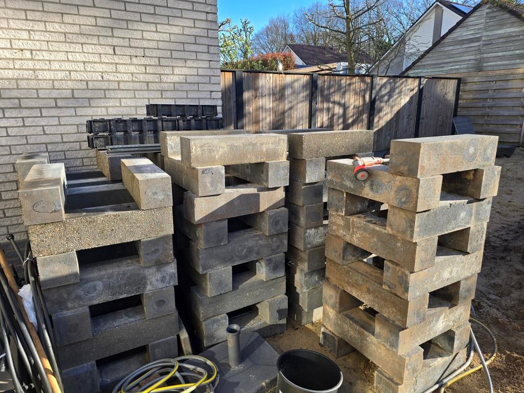 120x Antraciet Stapelblokken beton 60x15x15 - Beschikbaar, Ophalen, Gebruikt, -, -