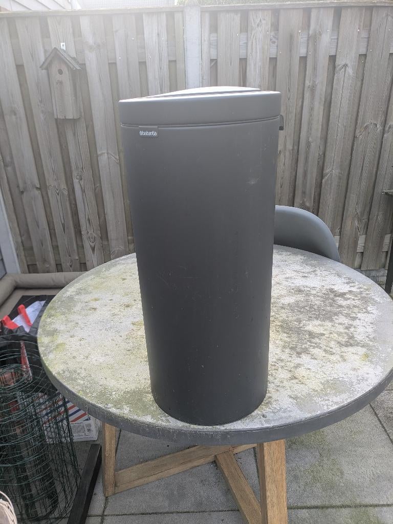 Prullenbak Brabantia 30 liter, Ophalen, 50 tot 75 cm, Rvs, 20 tot 30 liter
