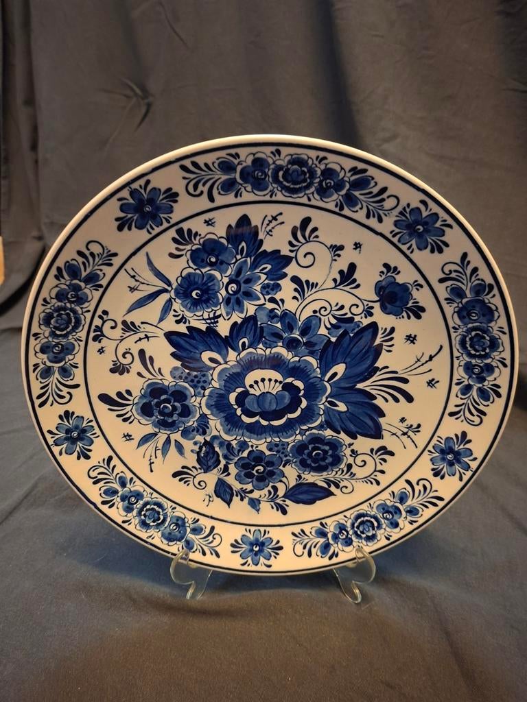 Delfts blauw bord met bloemmotief, Antiek en Kunst, Ophalen of Verzenden