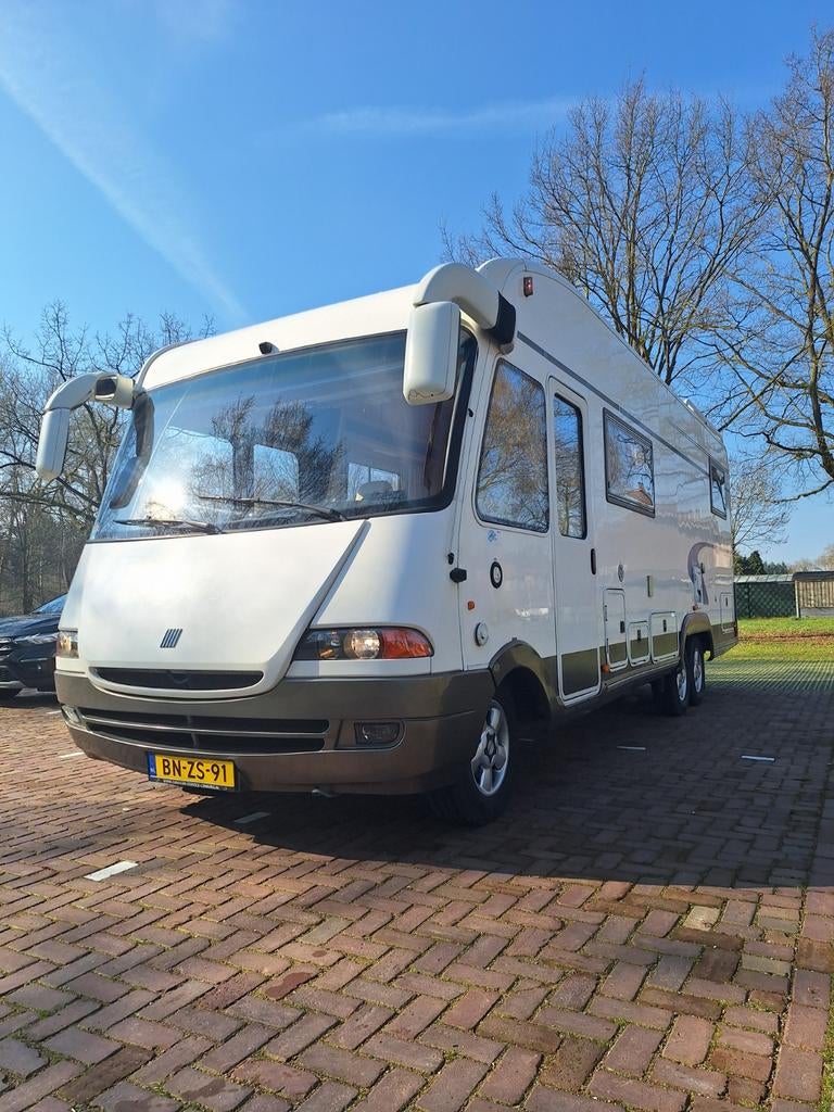 Luxe Camper: Volledig Vernieuwd met Topvoorzieningen, Caravans en Kamperen, Bedrijf