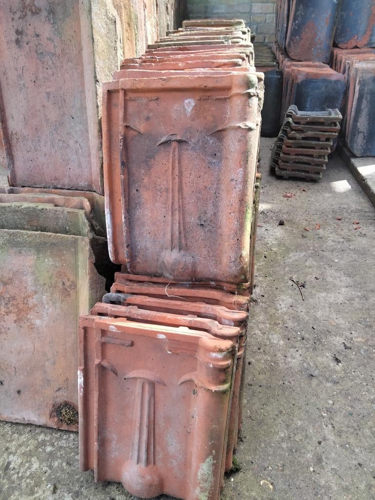 Rode kruispannen., Ophalen, Gebruikt, Steen of Klei, 15 m² of meer