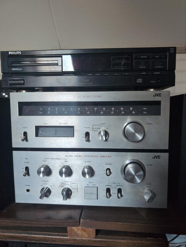 JVC JA-S31 en JT-V31 vintage versterker en tuner - zilver, Audio, Tv en Foto, Stereo-sets, Gebruikt, Tuner of Radio, JVC, Losse componenten