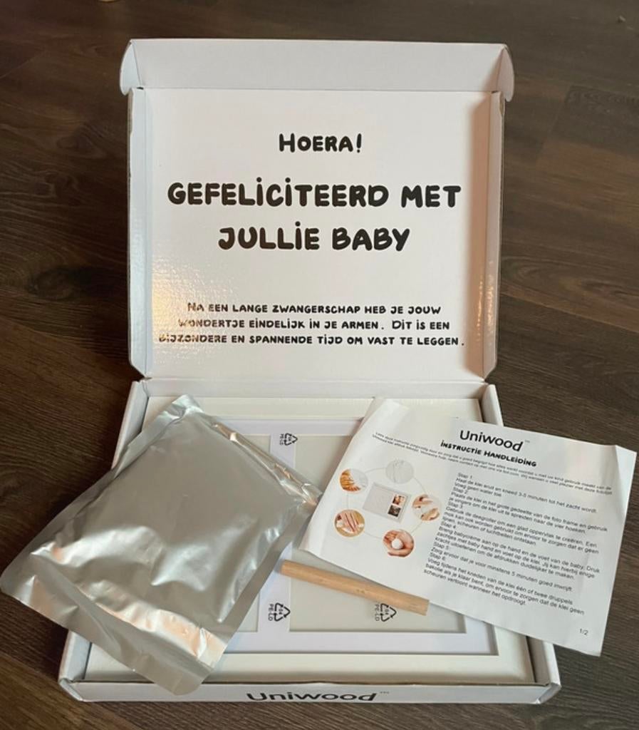 Kraamcadeau fotolijstje + gipsafdruk handje/voetje Uniwood, Kinderen en Baby's, Kraamcadeaus en Geboorteborden, Ophalen of Verzenden