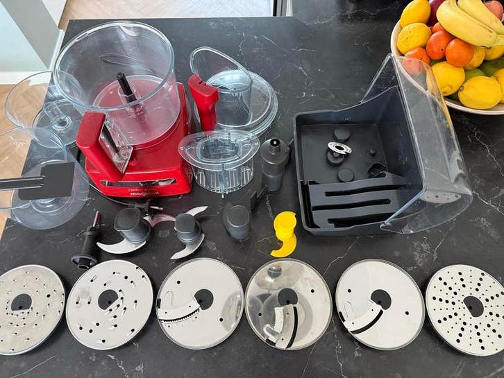 Magimix 3200 XL Foodprocessor - Rood met veel accessoires, 2 tot 3 liter, Ophalen of Verzenden, Gebruikt, 3 snelheden of meer
