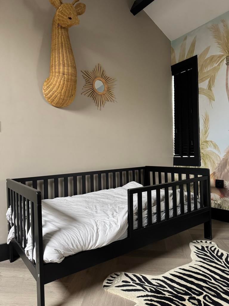 Zwart peuterbed Petit Amelie, Ophalen, 70 tot 85 cm, 140 tot 160 cm, Zo goed als nieuw