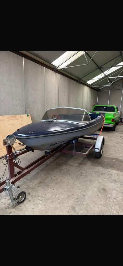 Polyester bootje 8 pk, Ophalen, Zo goed als nieuw, Minder dan 70 pk, 3 tot 6 meter