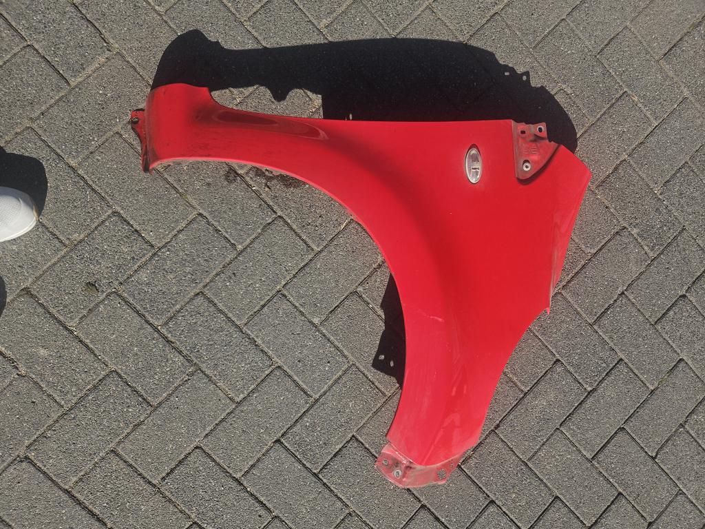 ZIJSCHERM RECHTS VOOR ROOD CITROEN C1/PEUGEOT 107, Auto-onderdelen, Carrosserie en Plaatwerk, Niet ingevuld, Gebruikt, Citroën