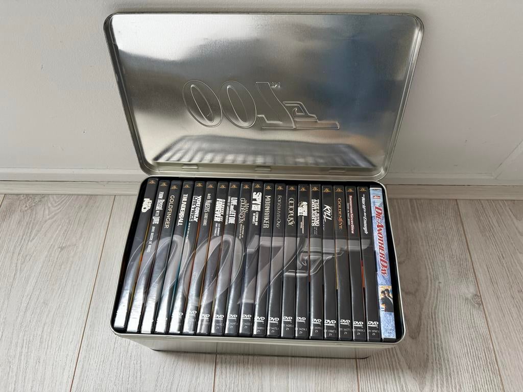 James Bond 007 Collectie - 20 DVD's in metalen box, Cd's en Dvd's, Vanaf 12 jaar, Ophalen of Verzenden, Zo goed als nieuw