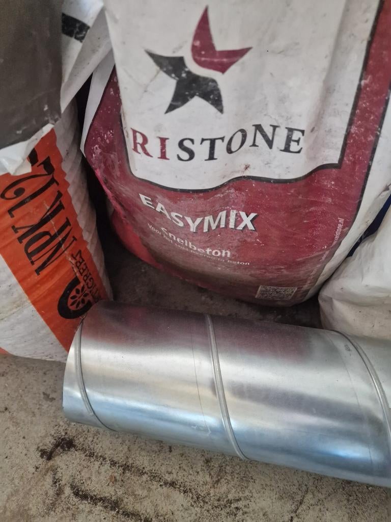 Diverse lijmen en beton: snelbeton, blokkenlijm, betonmix, Ophalen of Verzenden