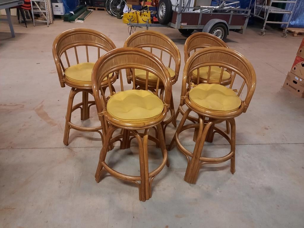Set van 5 Vintage Rotan Barkrukken - Draaibaar, Huis en Inrichting, Barkrukken, Gebruikt, 60 tot 90 cm, Riet, 5 krukken of meer