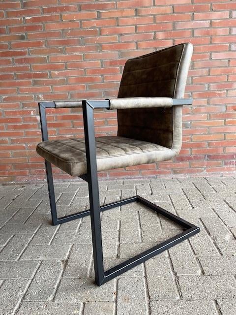 4 stoelen olijfgroen samen de laatste 4  nu voor€. 300,=, Overige kleuren, Nieuw, Ophalen of Verzenden, Vier