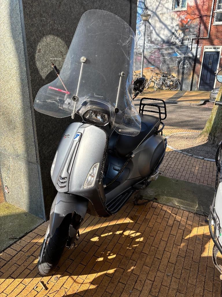 Vespa Sprint 4T 2017 | schade | rijklaar te maken, Fietsen en Brommers, Scooters | Vespa, Ophalen, Gebruikt, Benzine, 50 cc