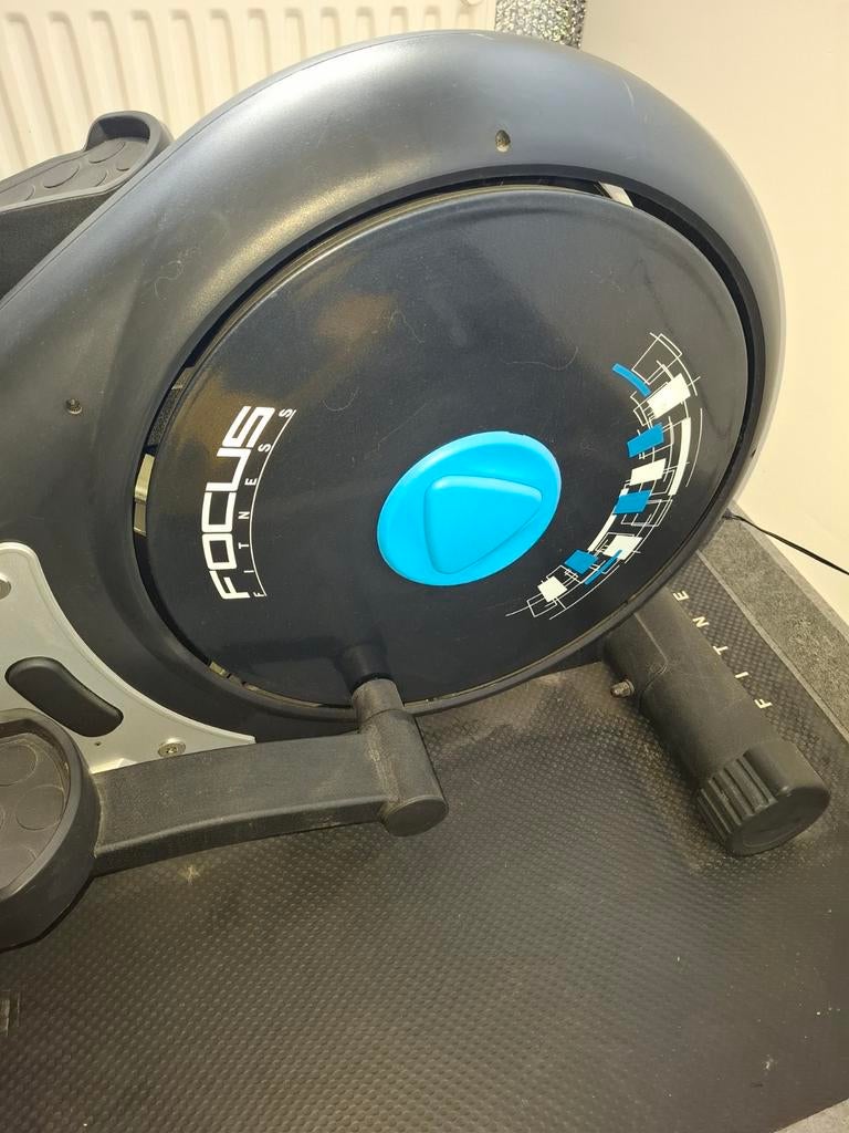 Focus Fitness Crosstrainer met iPad houder, Ophalen, Gebruikt, Crosstrainer, Metaal