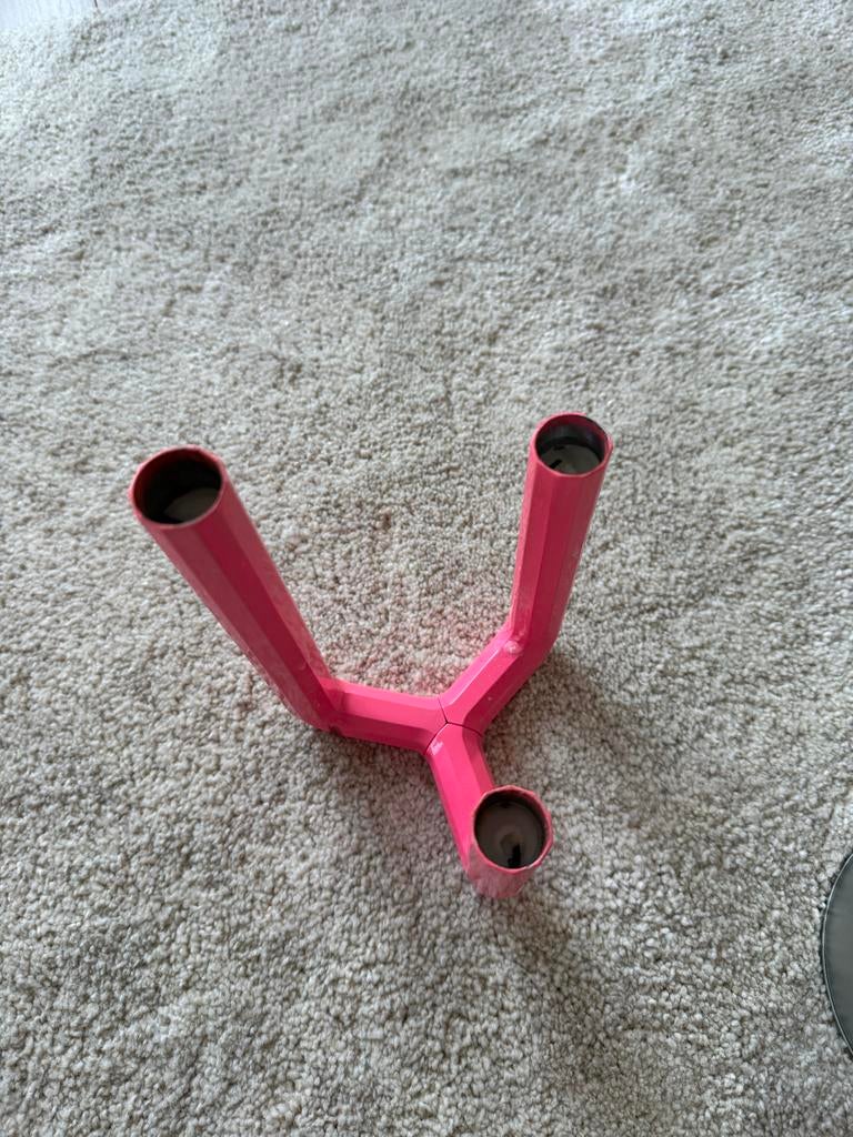 Roze kandelaar voor 3 dinerkaarsen - IKEA, Huis en Inrichting, Woonaccessoires | Kandelaars en Kaarsen, Ophalen, Gebruikt, Overige kleuren