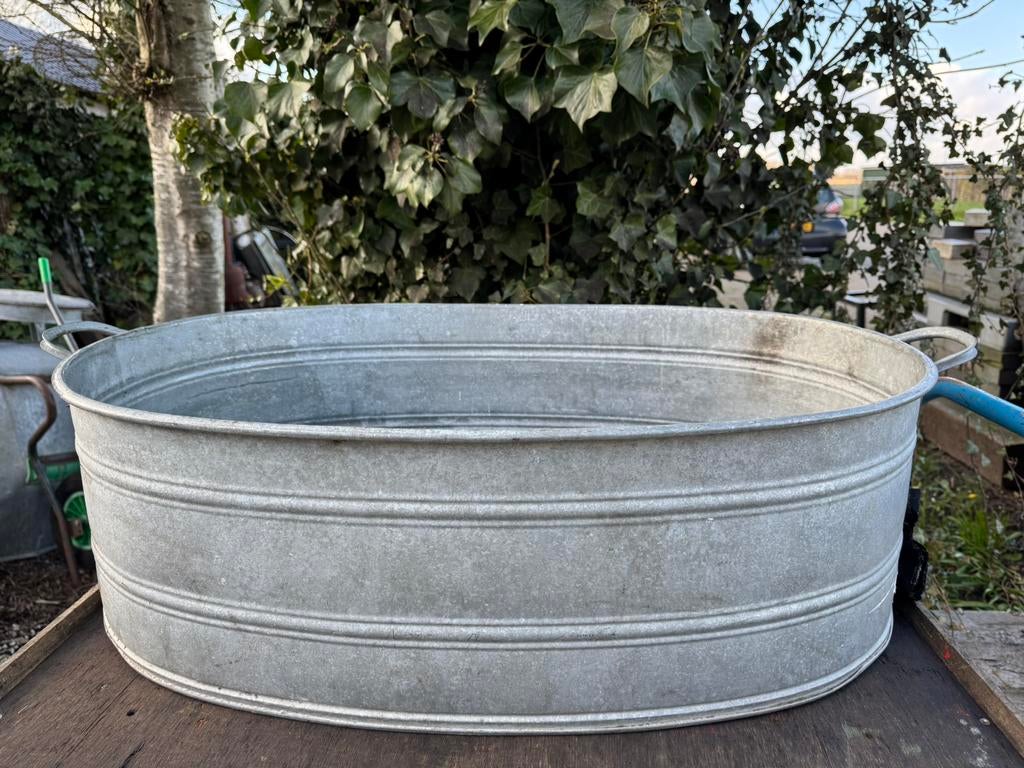 Prachtige ovale zinken teil, Ophalen